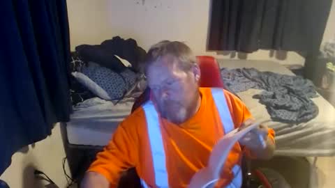 pecker40 online show from June 5, 3:00 am