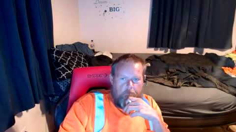 pecker40 online show from August 15, 6:06 am