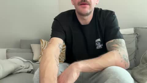 pedanios0711 online show from March 24, 9:58 am