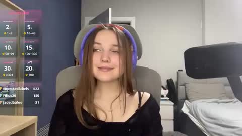 Luna Vale online show from August 7, 9:37 pm