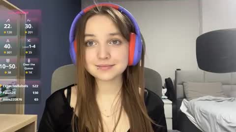 Luna Vale online show from August 7, 10:43 pm