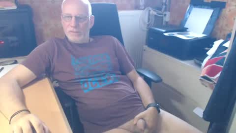 Pemue65 online show from August 12, 7:43 am