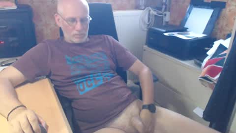 Pemue65 online show from August 12, 9:55 am