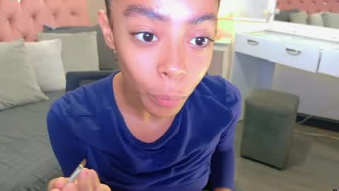 peneelopeecute online show from August 7, 7:25 pm