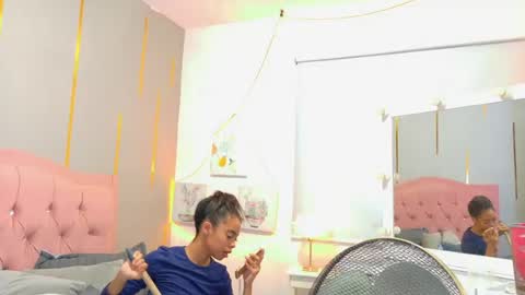 peneelopeecute online show from August 8, 4:56 am