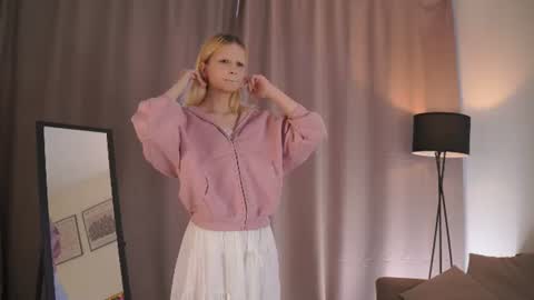 Melissa online show from August 8, 6:35 am