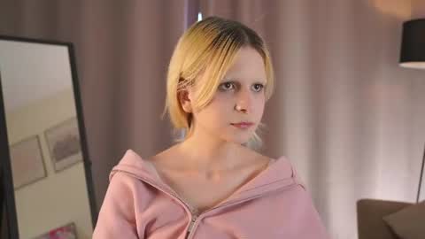 Melissa online show from August 8, 8:47 am