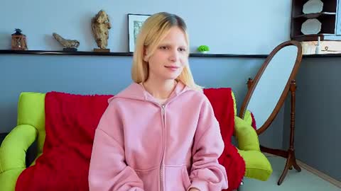 Melissa online show from August 12, 8:38 am
