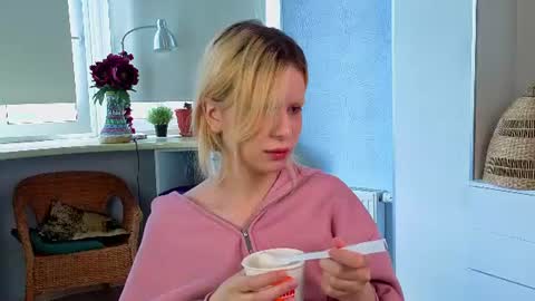 Melissa online show from August 14, 6:28 am