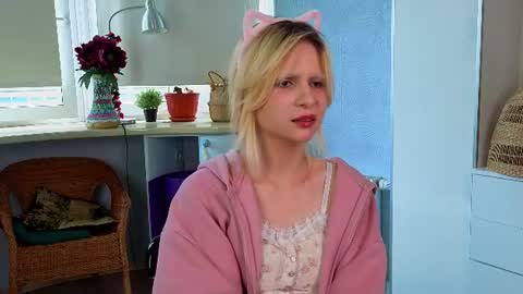 Melissa online show from August 14, 8:40 am