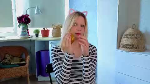 Melissa online show from August 15, 4:27 am