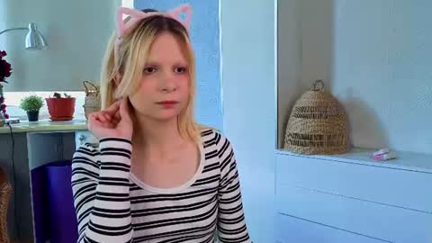 Melissa online show from August 15, 5:33 am