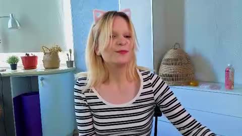 Melissa online show from August 15, 7:45 am