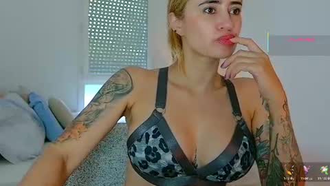 Hi Im Penelope  better vibrations  1111 online show from September 6, 3:07 pm