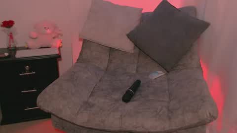 PEPPER  online show from August 4, 1:46 am
