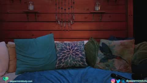 Peppermint and Dusty  online show from July 24, 2:58 am
