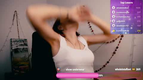 Mia online show from August 12, 8:27 am