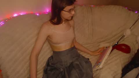 peralez_f online show from August 4, 1:24 am