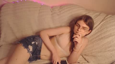 peralez_f online show from August 11, 11:51 pm