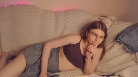 peralez_f online show from August 12, 4:26 am