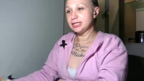 perfectly222peachy online show from April 9, 3:47 am