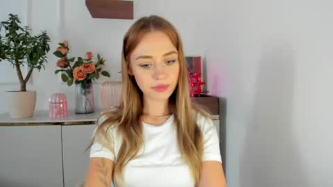Cindy online show from August 10, 10:49 am