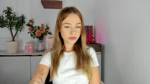 Cindy online show from August 12, 5:21 am