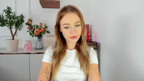 Cindy online show from August 12, 9:11 am