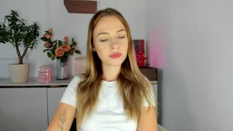 Cindy online show from August 12, 10:17 am