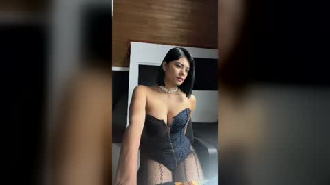 Perla  online show from August 31, 3:40 am