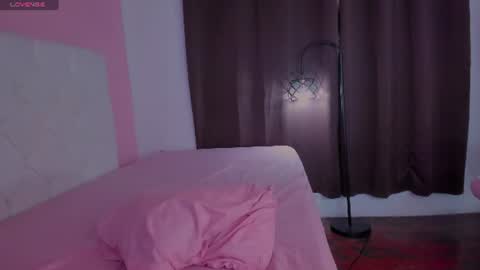 persefone_saira online show from July 23, 12:18 pm