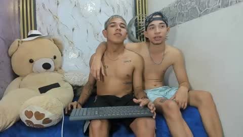 perverted_boyys22 online show from August 9, 9:05 pm