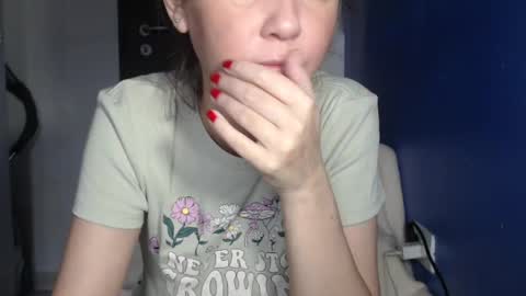 petite_danielle online show from July 22, 4:15 am