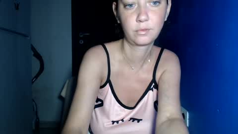 petite_danielle online show from July 30, 12:07 am