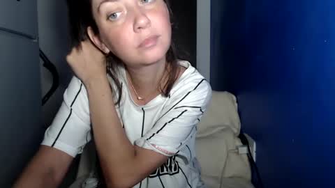 petite_danielle online show from July 31, 10:15 pm