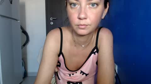 petite_danielle online show from August 2, 11:28 am