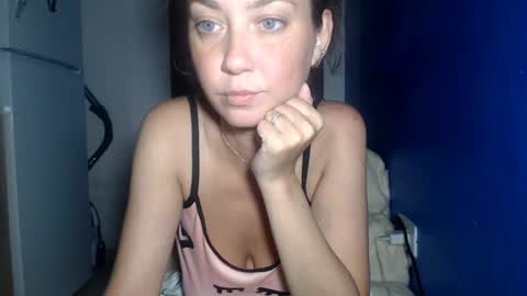 petite_danielle online show from August 2, 10:28 pm