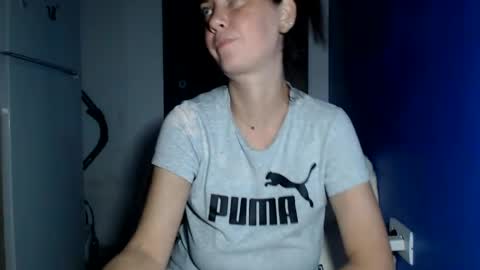 petite_danielle online show from August 6, 12:09 am