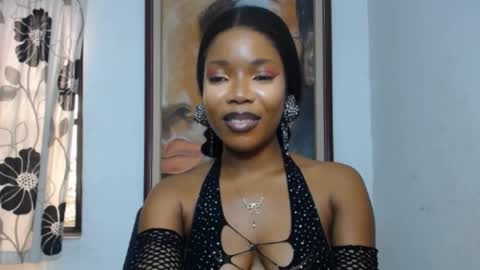 Petite Diva online show from August 12, 9:00 am