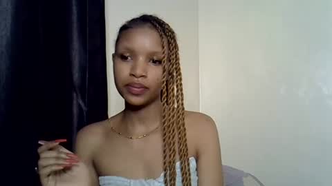 petite_melinda online show from August 7, 4:45 am
