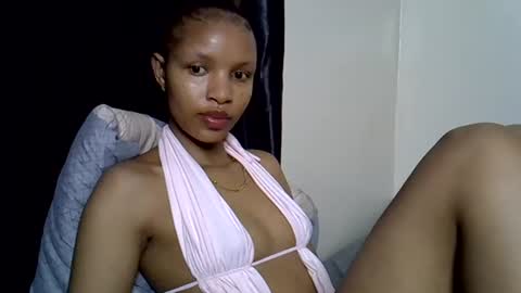 petite_melinda online show from August 15, 4:16 am