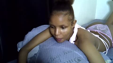 petite_melinda online show from August 15, 9:46 am