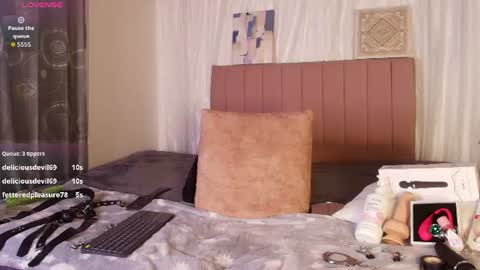 petite_pepper18 online show from August 8, 1:27 am