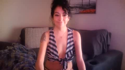 petite_treat_ online show from August 16, 9:35 am
