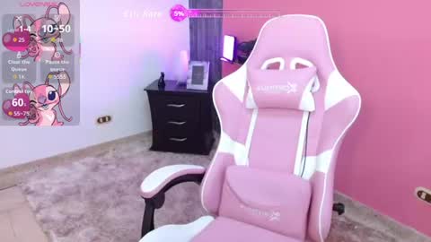 petitecherry_ online show from August 14, 3:04 pm