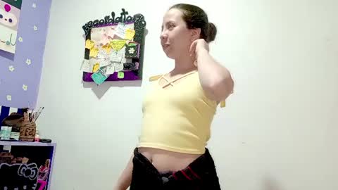 danna y andrew online show from August 6, 5:39 am
