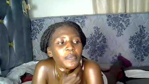 petitekittyy online show from August 17, 7:41 pm