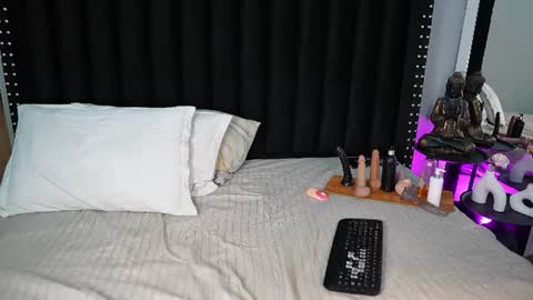 little sharon online show from August 14, 8:40 am