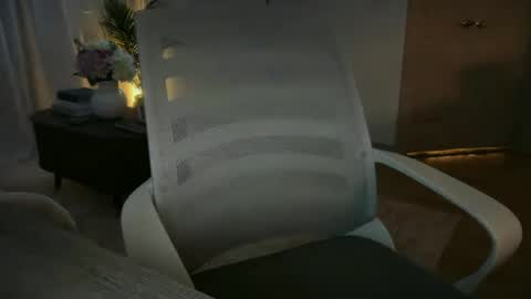 PetitePrincess online show from June 13, 2:19 am