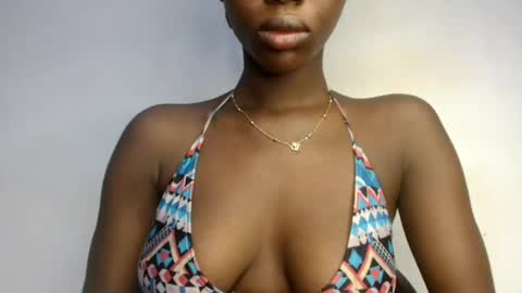 petitgirl88 online show from August 12, 11:01 am